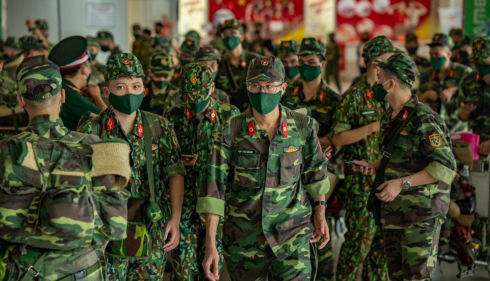 Gần 300 bác sĩ Quân y lên đường 'chi viện' cho miền Nam chống dịch