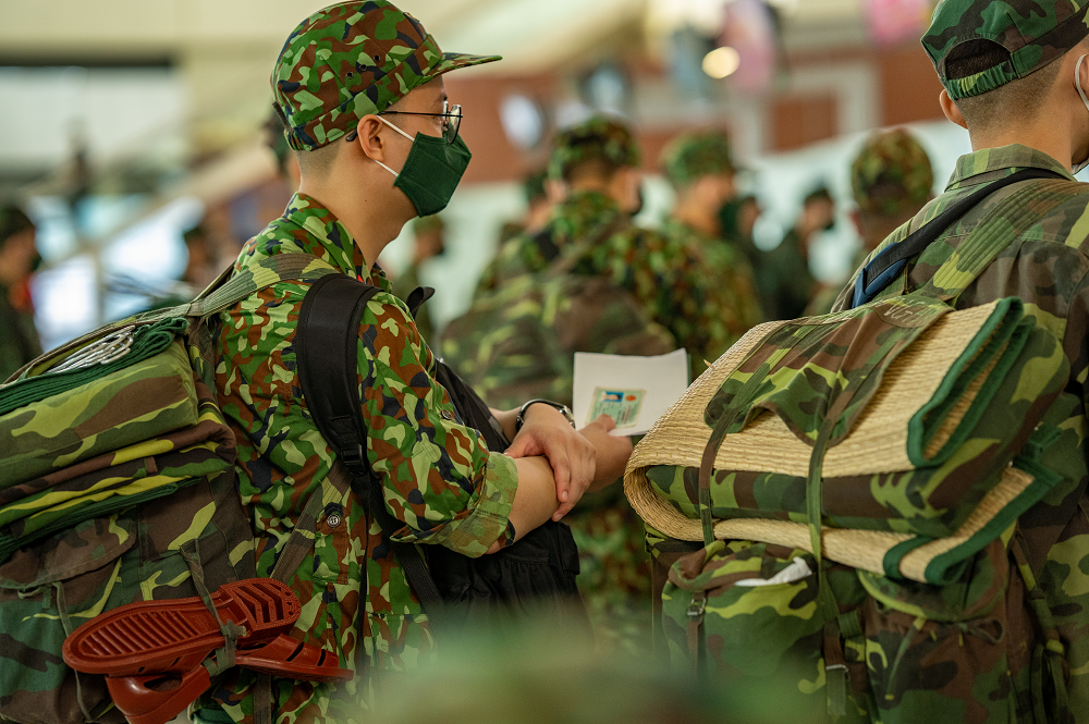 Gần 300 bác sĩ Quân y lên đường 'chi viện' cho miền Nam chống dịch