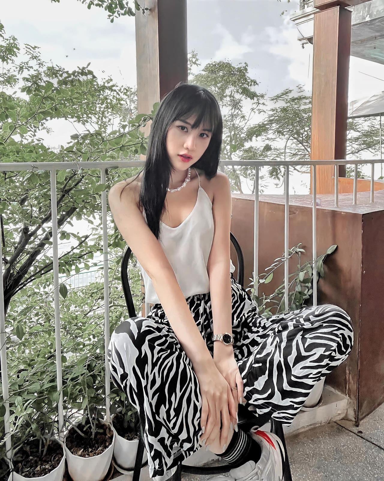 Ngỡ ngàng nhan sắc con gái 25 tuổi của NSND Trần Nhượng