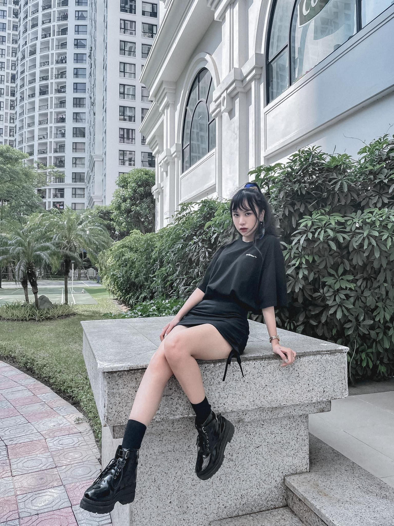 Ngỡ ngàng nhan sắc con gái 25 tuổi của NSND Trần Nhượng