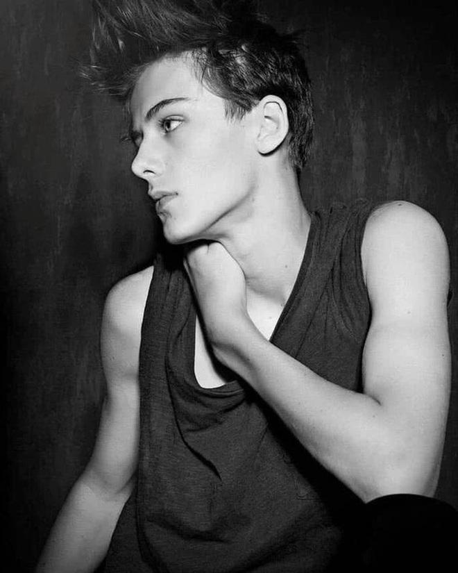 'Cậu bé đẹp trai nhất thế giới' giờ thế nào?