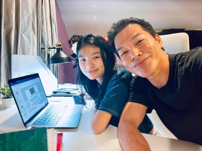 Con sao Việt trở lại học online