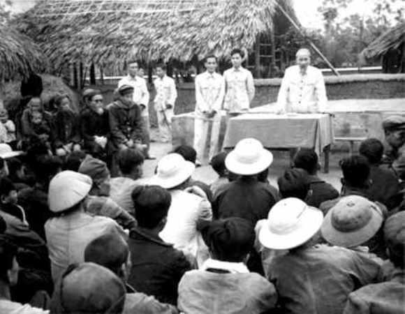 Khắc ghi lời Bác, cả nước chung sức vượt qua đại dịch 