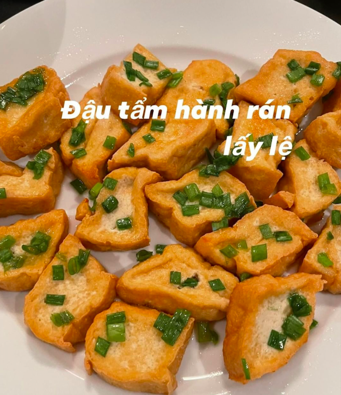 Mai Phương Thuý trổ tài bếp núc với loạt món tên' chẳng giống ai'