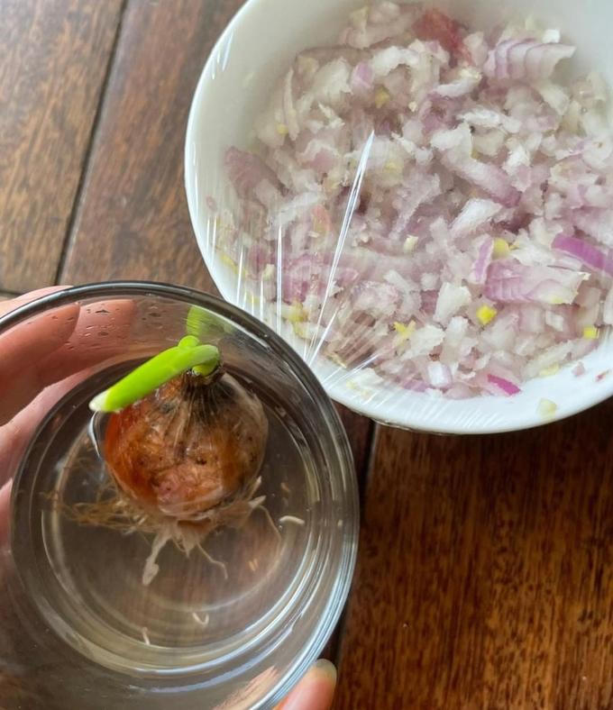 Mai Phương Thuý trổ tài bếp núc với loạt món tên' chẳng giống ai'