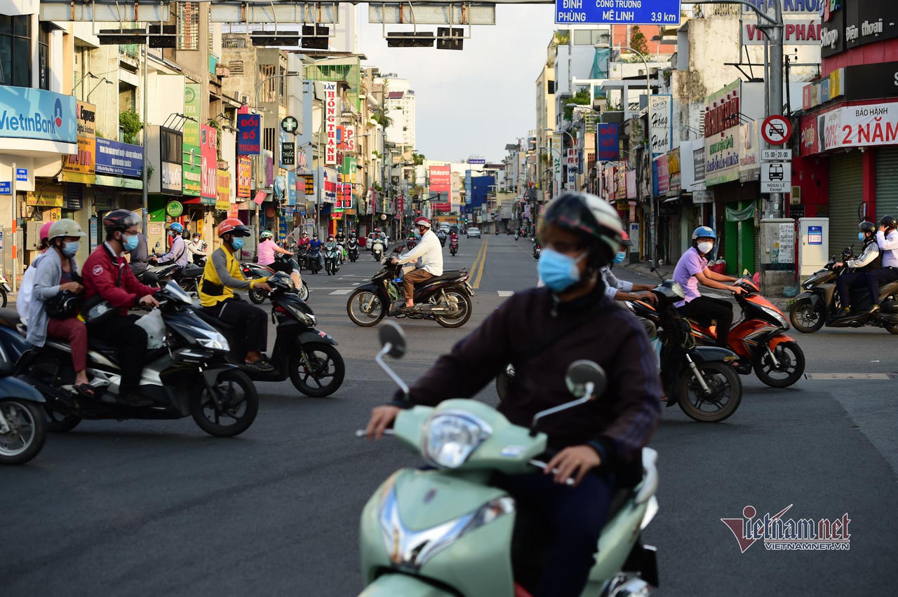 TP HCM hướng đến 'sống chung với dịch'