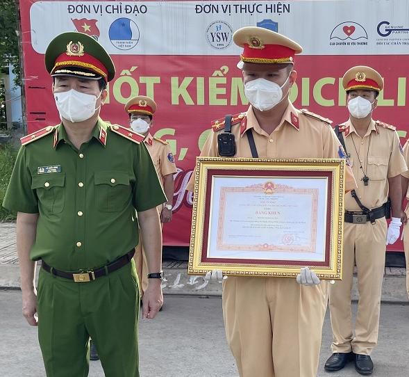 Thủ tướng và Bộ Công an khen 3 cảnh sát TP HCM