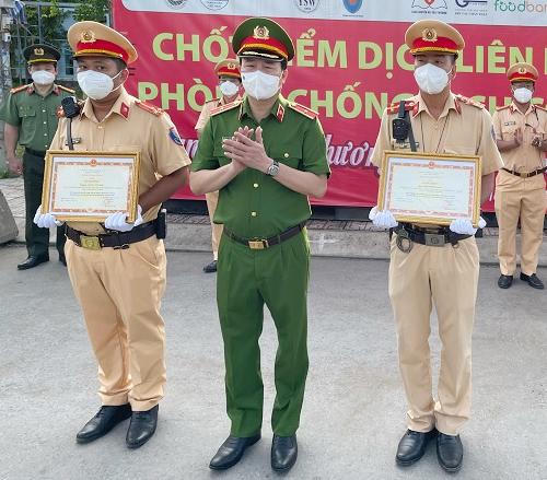 Thủ tướng và Bộ Công an khen 3 cảnh sát TP HCM