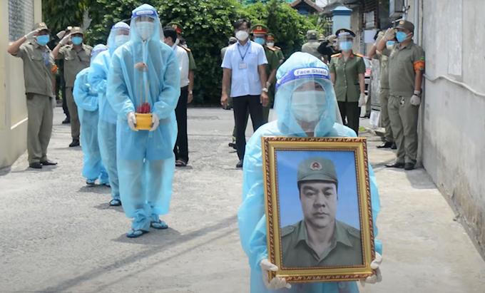 Những đứa trẻ mồ côi vì đại dịch