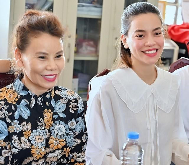 Xuất hiện loạt chi tiết nghi vấn trong sao kê từ thiện của mẹ Hồ Ngọc Hà: Dùng 3 số tài khoản luân chuyển tiền, giải ngân chậm 8 tháng? - Ảnh 7.