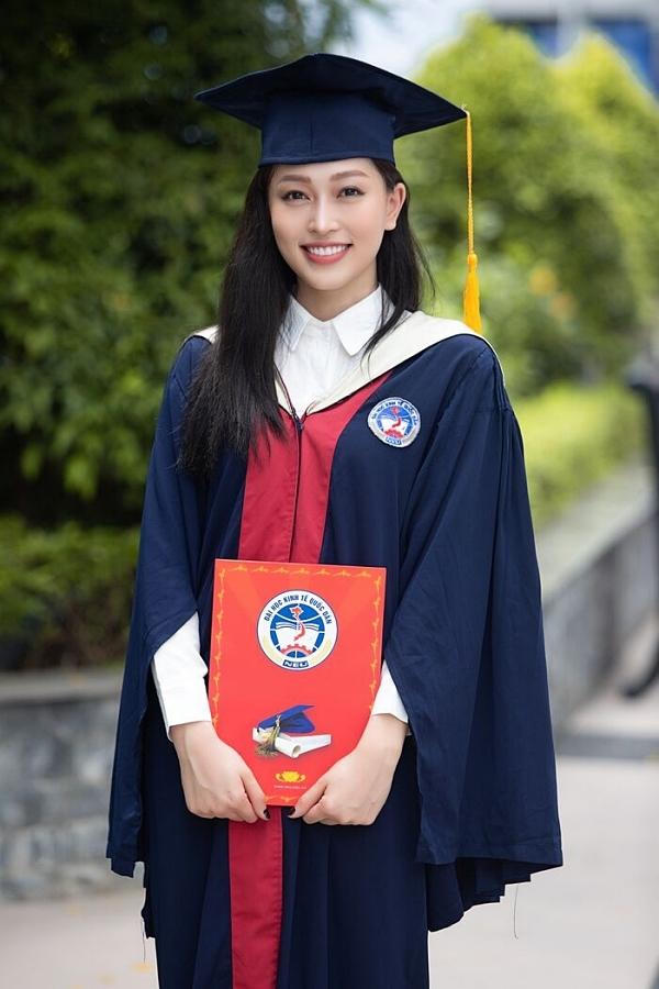 Ngưỡng mộ thành tích học tập của loạt hoa hậu, á hậu 