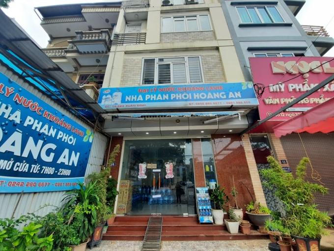 Bố bé gái 6 tuổi thừa nhận dùng nhiều vật cứng đánh con