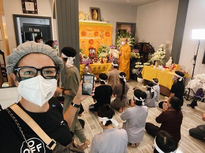 Các con nuôi tưởng nhớ Phi Nhung