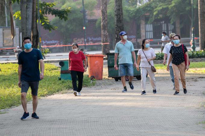 Sợ ra đường TP HCM, Hà Nội sau giãn cách