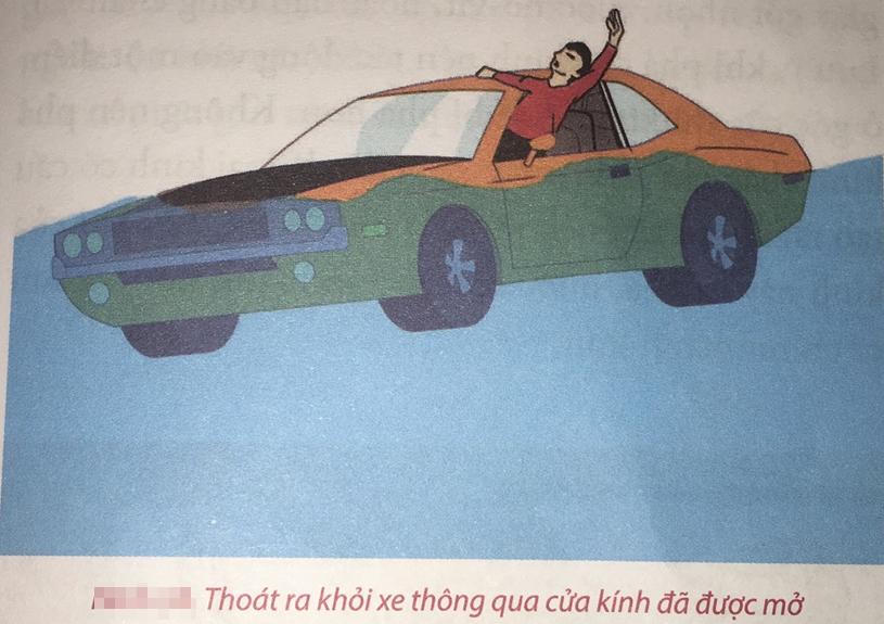 Cách thoát nạn khi ô tô lao xuống sông