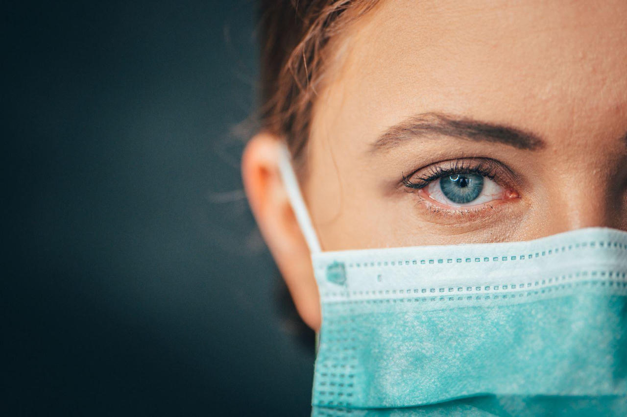 Người phụ nữ bị COVID-19 kéo dài kỷ lục... 335 ngày