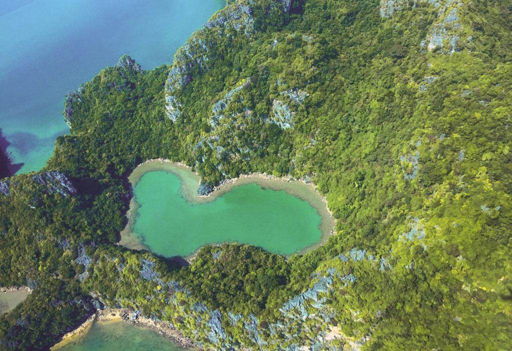 Mê đắm cảnh non nước Vịnh Hạ Long - điểm tham quan hàng đầu châu Á 