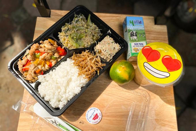 'Tiệm cơm 1k' của các giám đốc, giảng viên