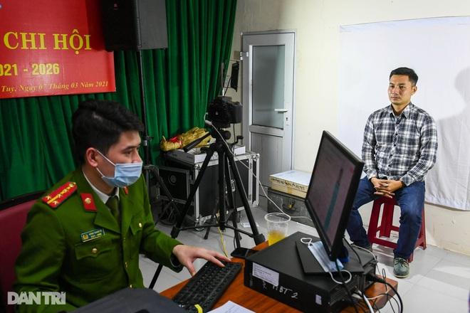 Vì sao thẻ căn cước công dân gắn chip nhiều tháng chưa đến tay người dân?