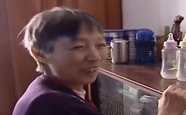 Bà mẹ liều lĩnh sinh đôi ở tuổi 60, lý do thực sự gây bất ngờ