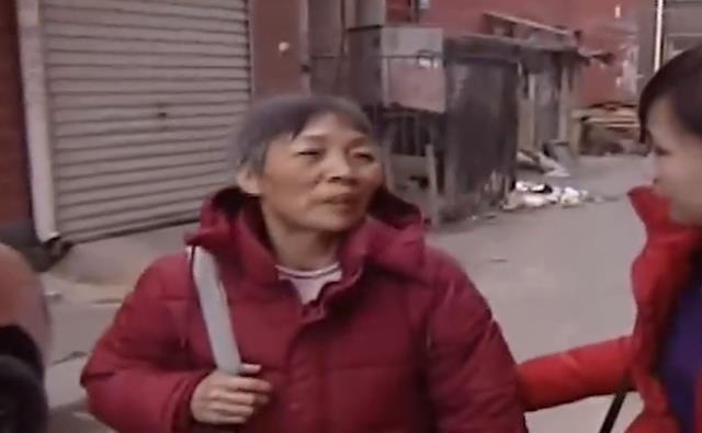 Bà mẹ liều lĩnh sinh đôi ở tuổi 60, lý do thực sự gây bất ngờ