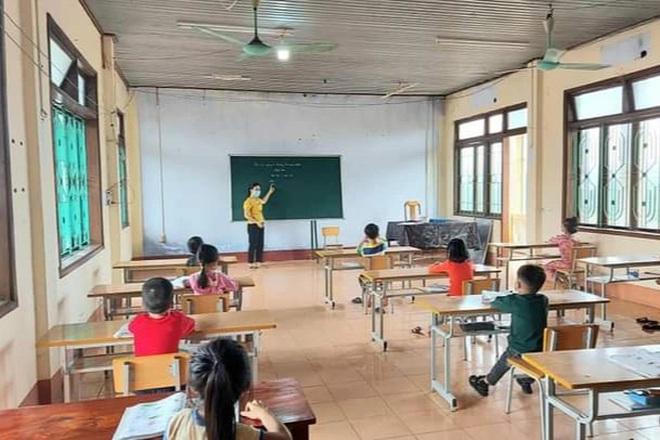 Giọt nước mắt của cô giáo lớp 1 trong khu cách ly