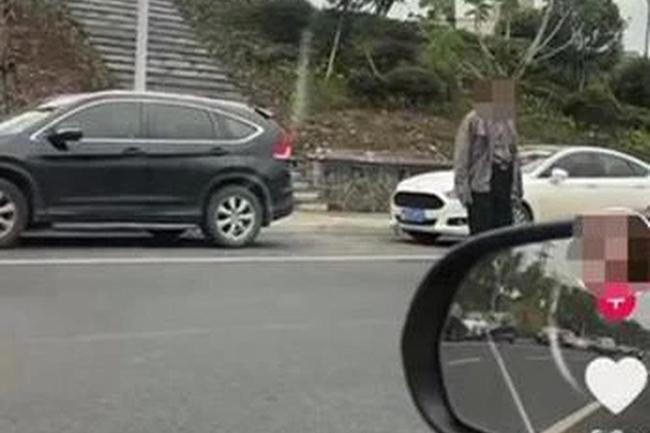 Đăng ảnh người lạ lên mạng nhận là bạn trai, cô gái suýt hại một gia đình