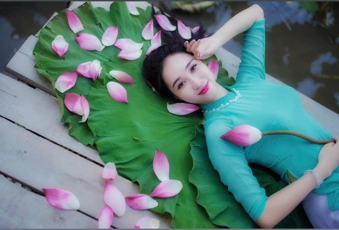 9x khoe ảnh cưới của mẹ hơn 20 năm trước, danh tính cô dâu khiến nhiều người kinh ngạc