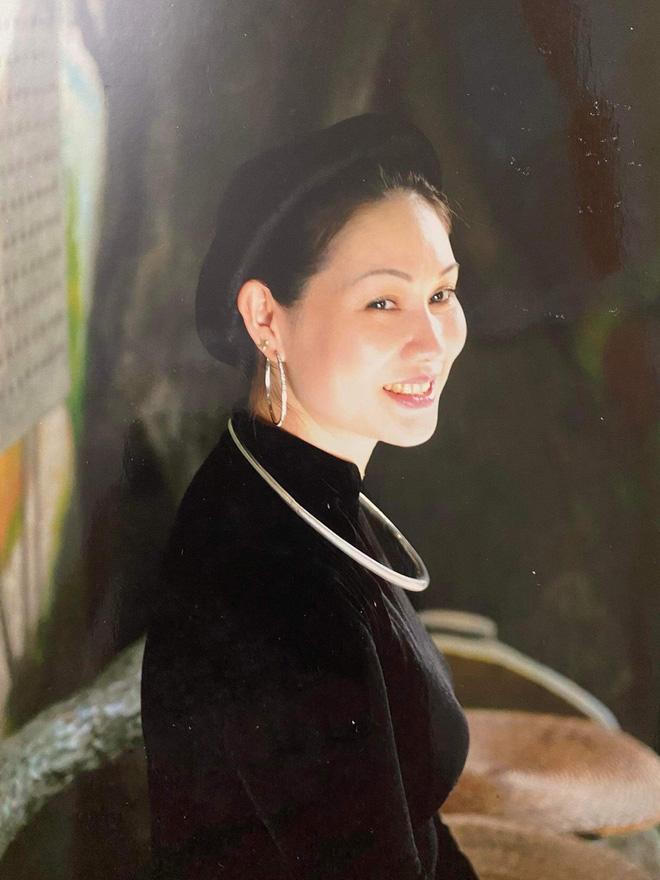 9x khoe ảnh cưới của mẹ hơn 20 năm trước, danh tính cô dâu khiến nhiều người kinh ngạc