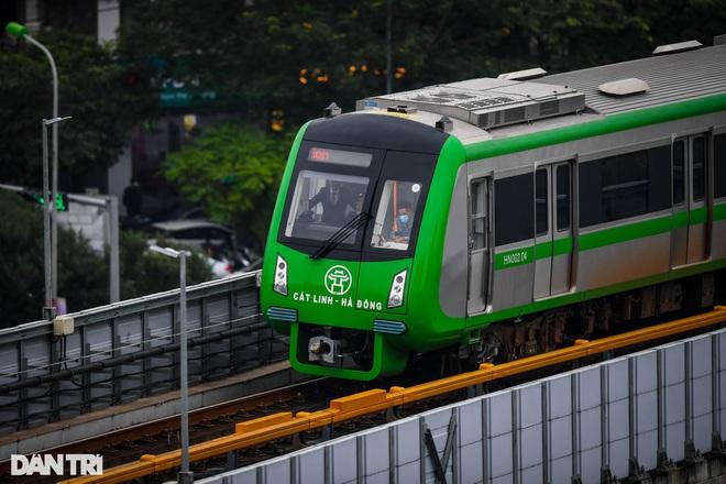 Tàu điện Cát Linh - Hà Đông bất ngờ xảy ra sự cố tín hiệu?