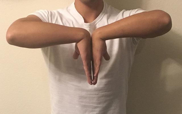 Cẩn thận mắc hội chứng ống cổ tay do sử dụng điện thoại, máy tính nhiều