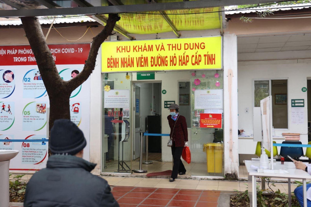 Lo ngại tình trạng nhiều người test nhanh tại nhà kết quả dương tính rồi tự đến bệnh viện khám sàng lọc