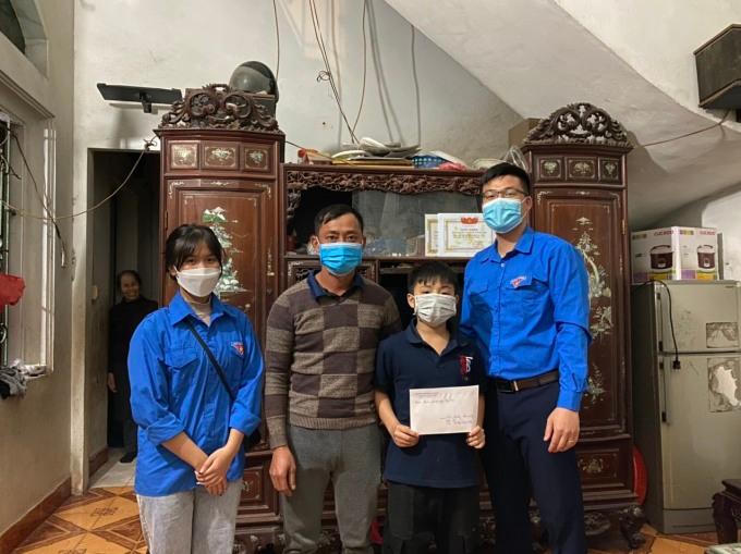 Cậu bé lớp 6 Hà Nội cứu sống bạn bị đuối nước