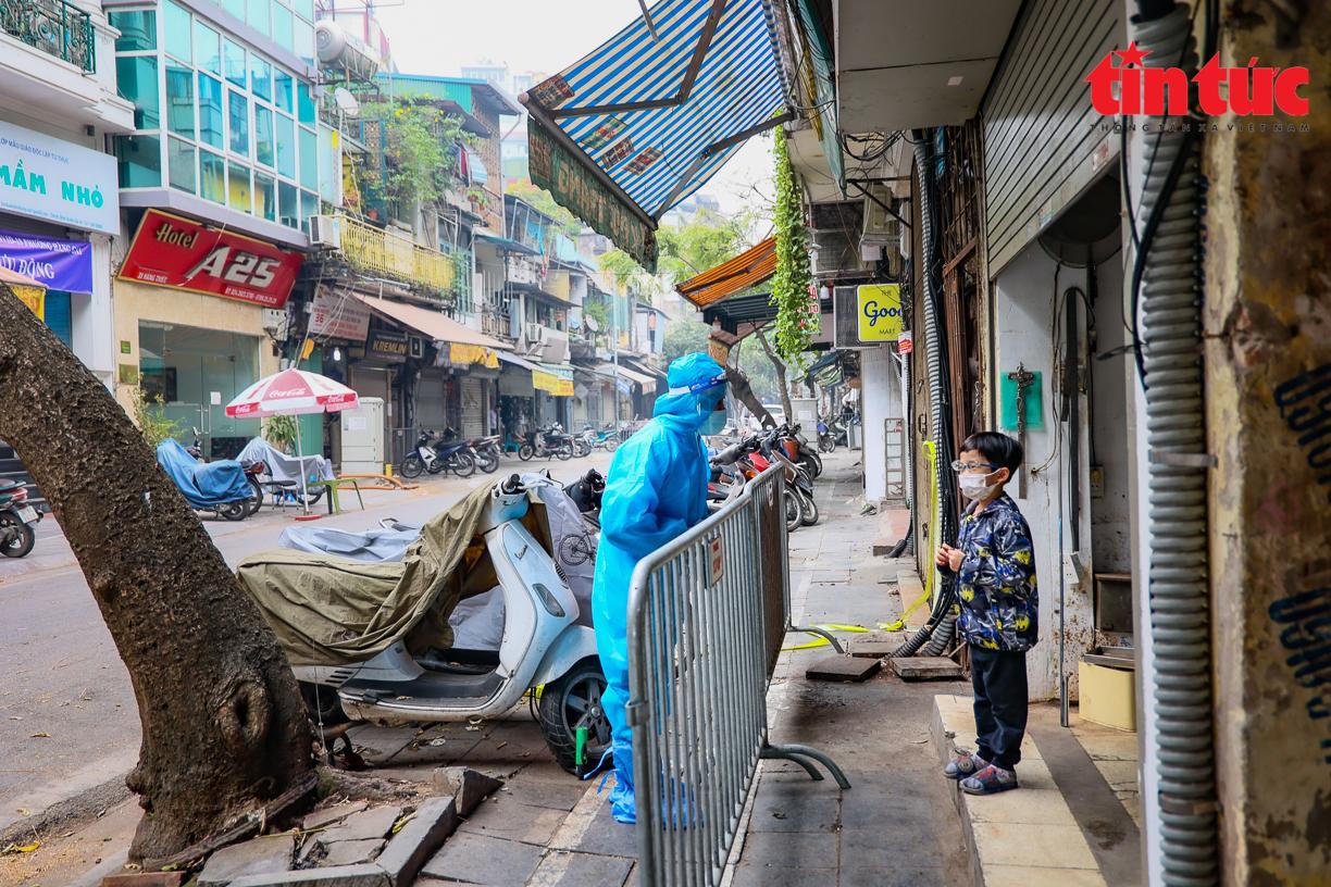 Hà Nội hỏa tốc chỉ thị tăng cường chống dịch trong dịp Lễ cuối năm