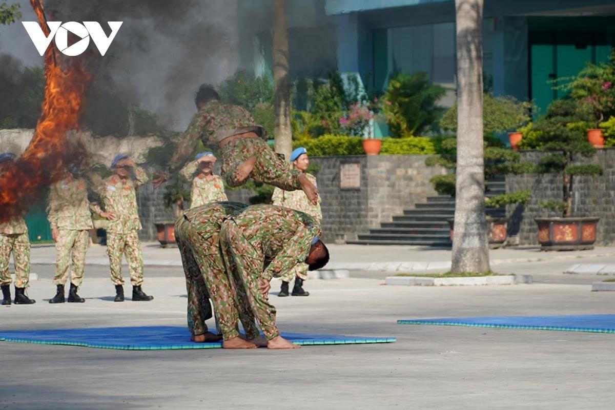 Những màn võ thuật 'cực đỉnh' của chiến sỹ mũ nồi xanh