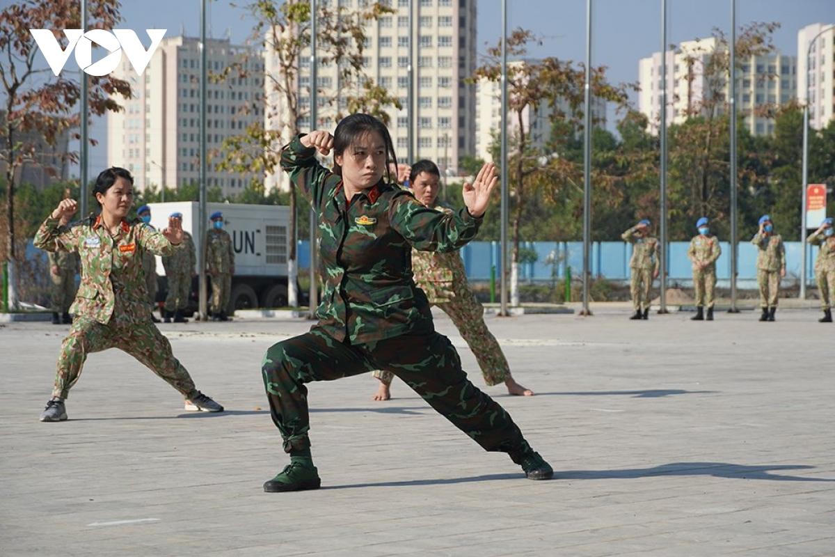 Những màn võ thuật 'cực đỉnh' của chiến sỹ mũ nồi xanh