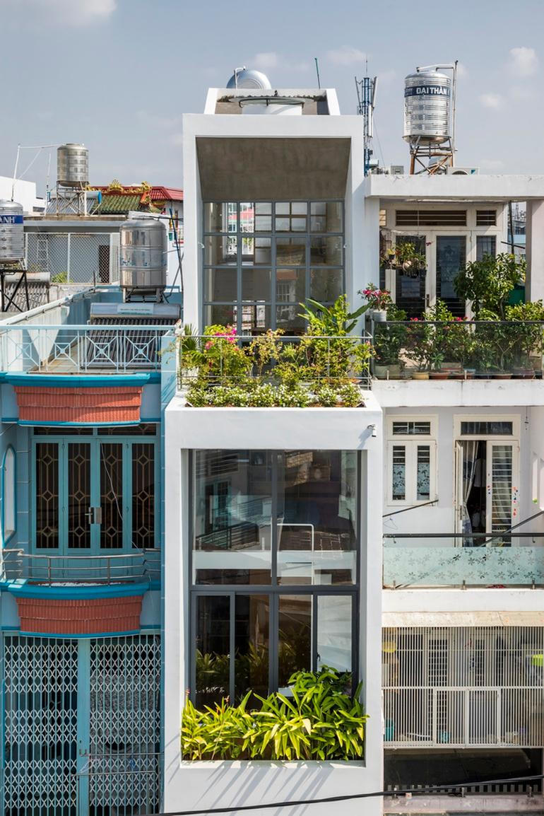 Ngôi nhà rộng 3m nhưng có tới 4 vườn cây mini ở TP HCM