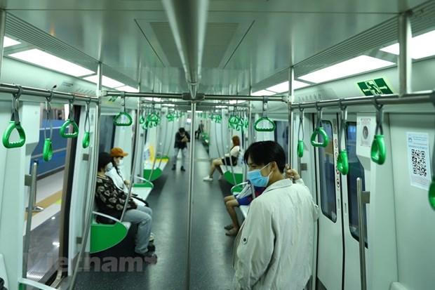 Xử phạt nhãn hàng quảng cáo phản cảm trên tàu Cát Linh-Hà Đông 