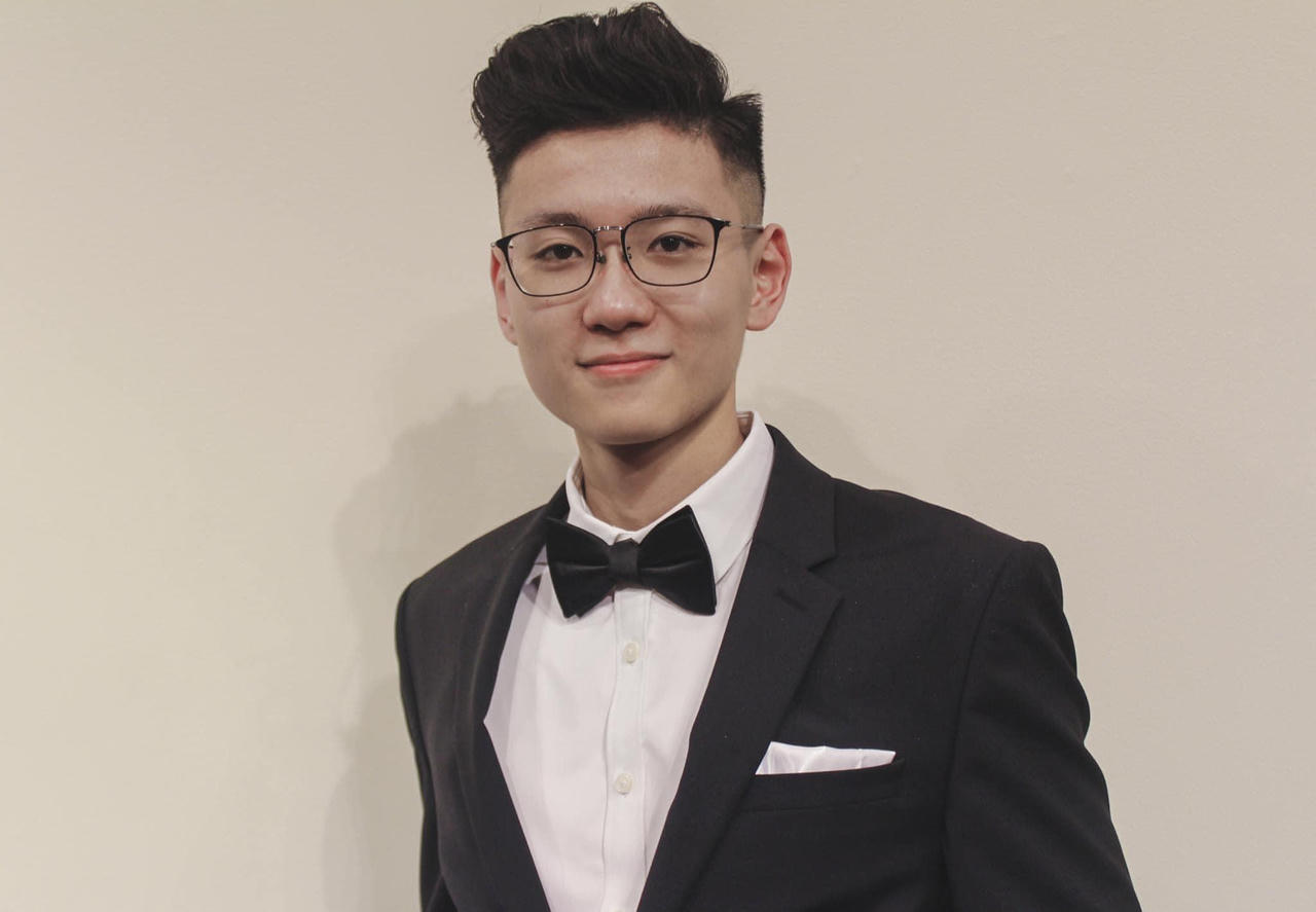 Ông bố 'điên' ở Hà Nội rèn con gái thành hoa hậu, con trai giật học bổng Mỹ