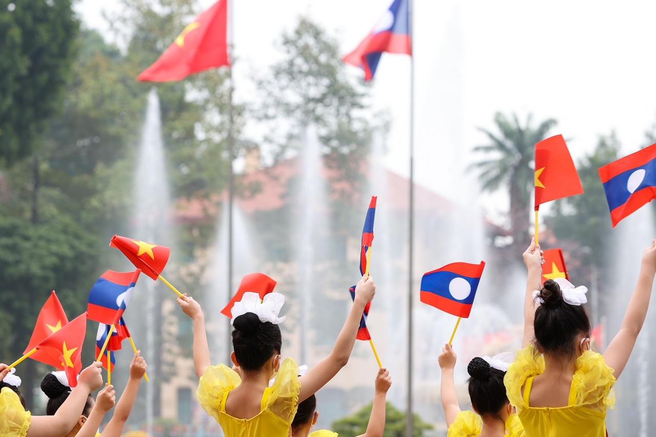 Hình ảnh Thủ tướng Phạm Minh Chính đón, hội đàm với Thủ tướng Lào Phankham Viphavanh