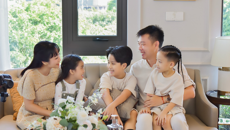 Gia đình 'Ốc' Thanh Vân khám phá không gian sống tại Aqua City