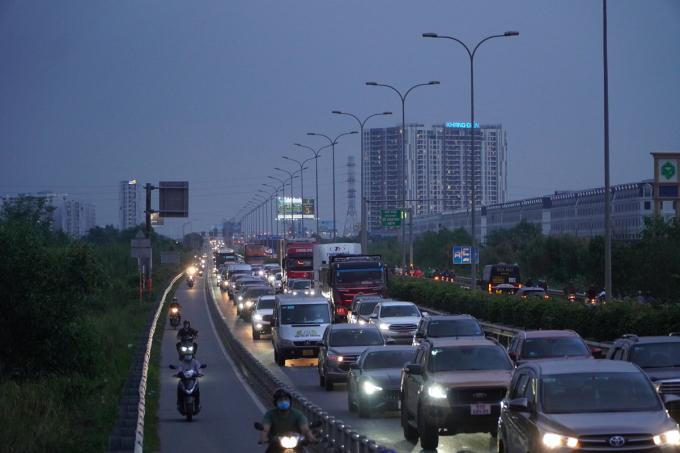Thu hồi đề xuất có bằng lái ô tô dưới một năm không chạy trên cao tốc