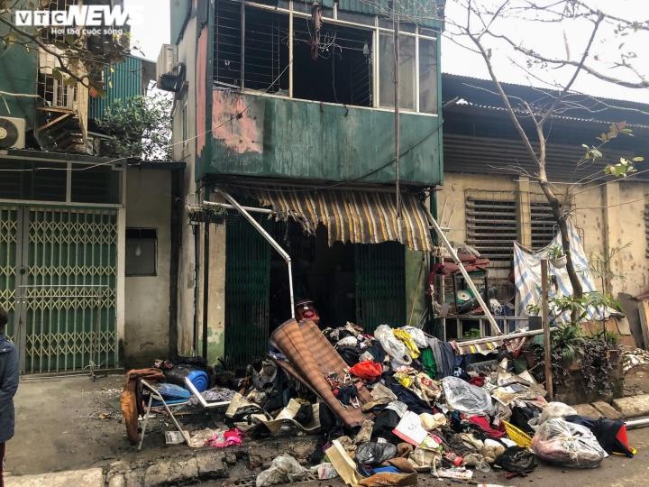 Gia cảnh đáng thương của bé gái được cứu sống trong đám cháy ở Hà Nội