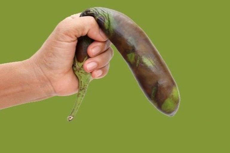 Người đàn ông bẻ gãy 'cậu nhỏ' khi tự sướng