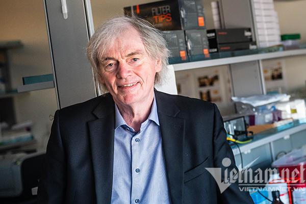 Nhà nghiên cứu vaccine mRNA thành chủ nhân giải VinFuture 3 triệu USD