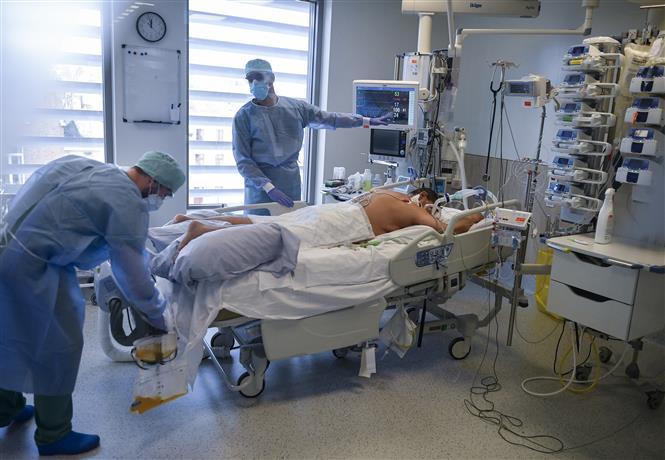 COVID-19 tới 6 giờ ngày 20/1: Nhiều nước ghi nhận số ca mắc mới cao chưa từng thấy
