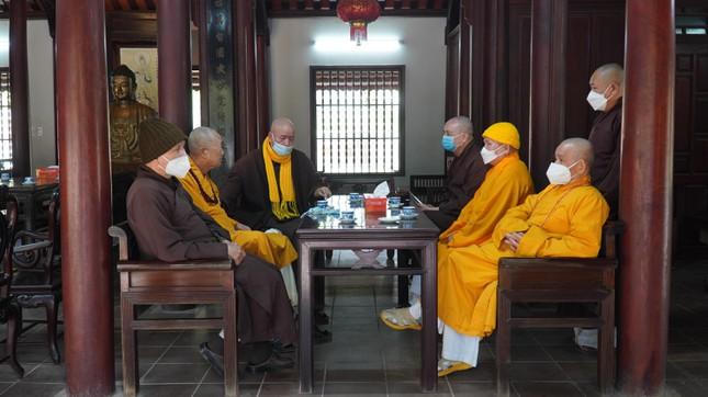 Chuẩn bị tang lễ 'im lặng' của thiền sư Thích Nhất Hạnh 