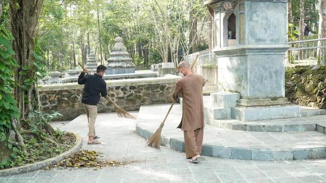 Chuẩn bị tang lễ 'im lặng' của thiền sư Thích Nhất Hạnh 