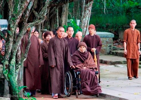 Chuyện ít người biết về di huấn không xây bảo tháp của thiền sư Thích Nhất Hạnh