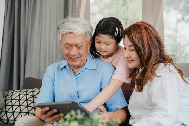 5 lý do không nên để ông bà trông cháu quá nhiều